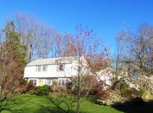 5 Flagpole Ln, Setauket, NY 11733