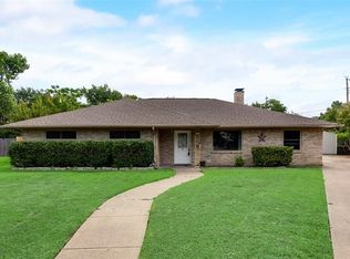 1904 Douglas Cir, Irving, TX 75062