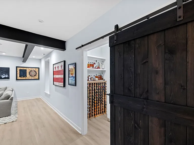 5213 Cathedral Ave NW — Photo 48