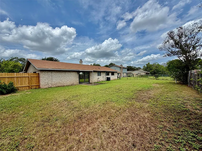 12317 Willow Wild Dr #B — Photo 5