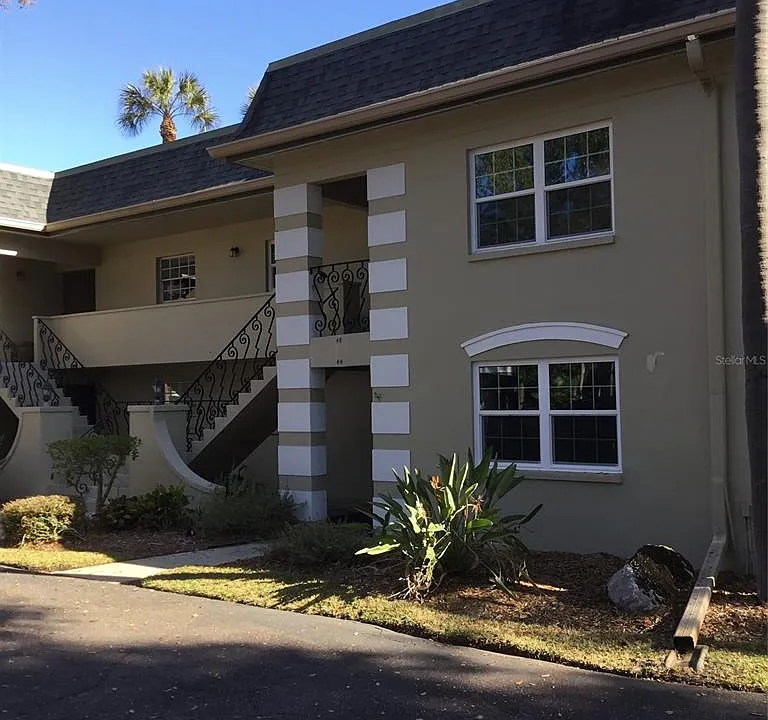 44 Country Club Dr #44