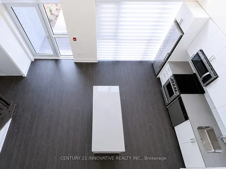 509 Dundas St W — Photo 7