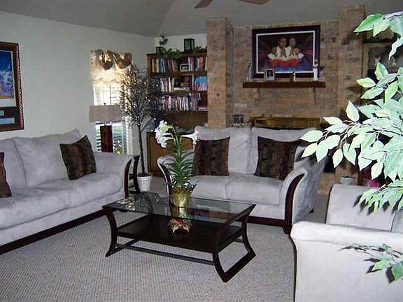 3rd image of 4021 Cobblestone Ln