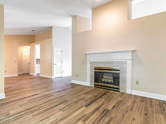 4th image of 22 Carriage Creek Way