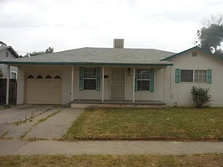 2330 Green St photo 1