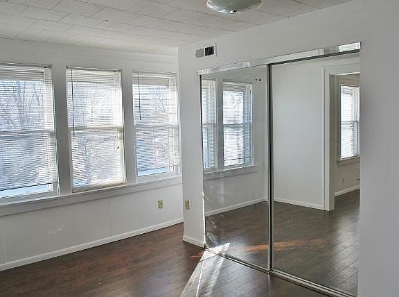 3rd image of 100B E Linden Ave