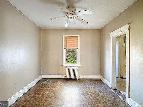 5th image of 1121 E 22nd St