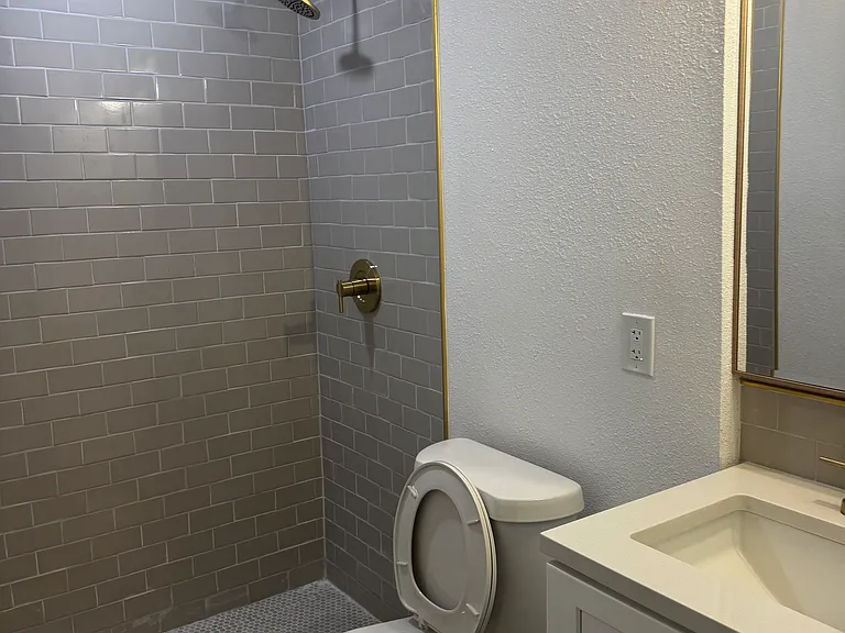 1638 W Woodlawn Ave #5 — Photo 8