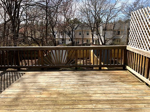 4th image of 6284 Paddington Ln