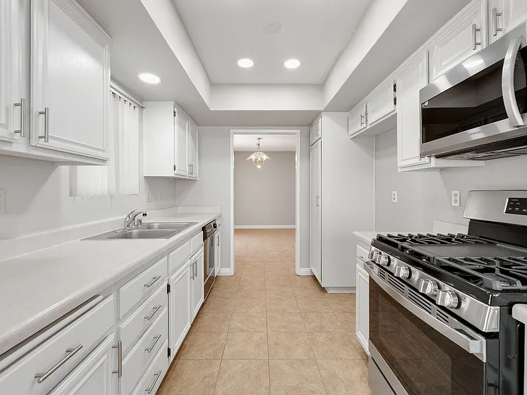 2571 W Orange Ave — Photo 13