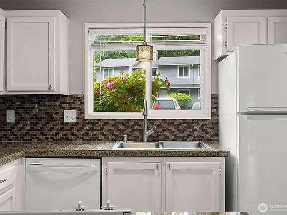 4th image of 1526 192nd Street SE #O4