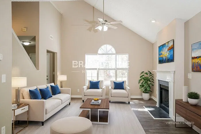 3 bed, 2.5 bath, 1715 sqft, $2,070 — Photo 3
