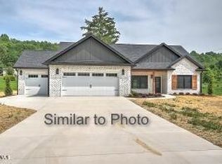1805 Brook Hollow Rd, Johnson City, TN 37604