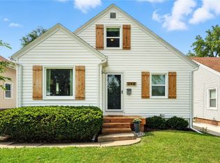 248 12th St NW, Cedar Rapids, IA 52405