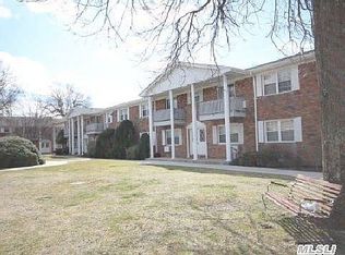 217 Fairharbor Dr, Patchogue, NY 11772