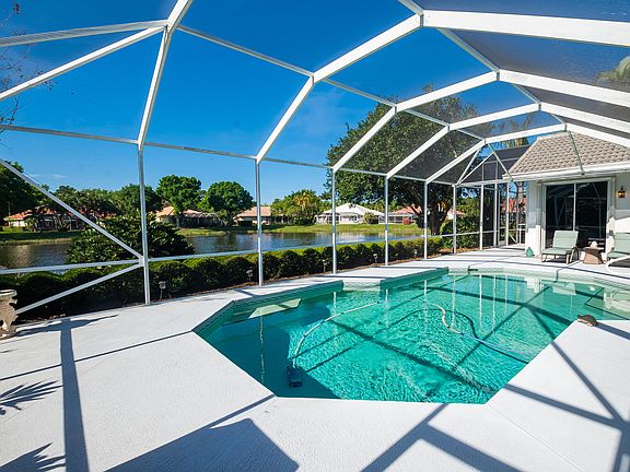 2nd image of 1713 SW Mockingbird Drive