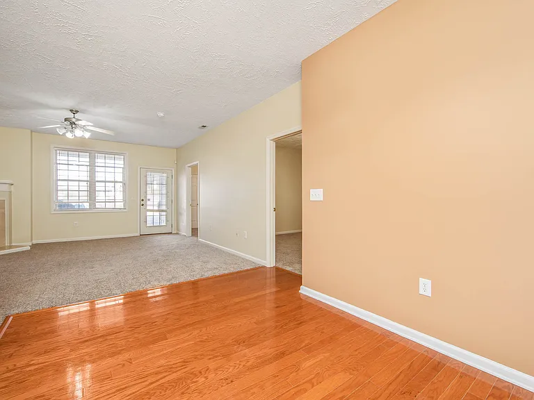3930-101 Bardstown Ct — Photo 13
