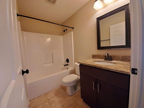 5th image of 11504 Grassy Ct Unit 100
