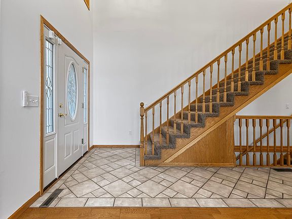 4th image of 7520 Walker St