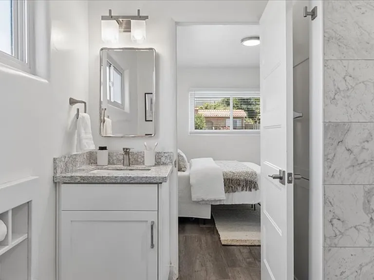 667 & 671 Howard St — Photo 16