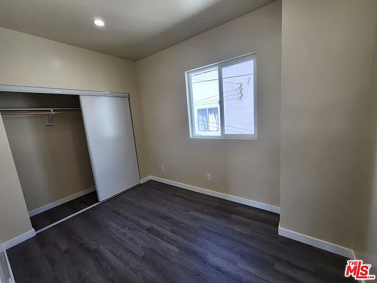 1535 W 80th St — Photo 11