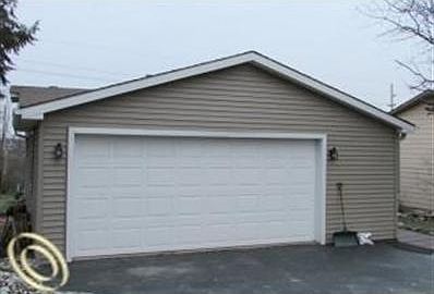 3rd image of 3924 Saginaw Trl