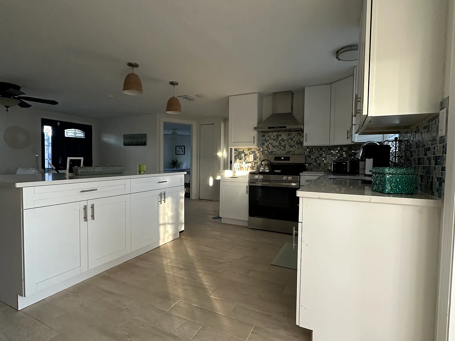 2 bed, 1004 sqft, $3,200 — Photo 3