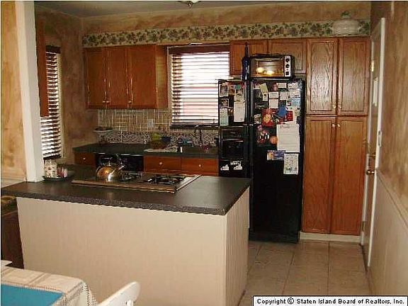 2nd image of 212 Bryant Ave