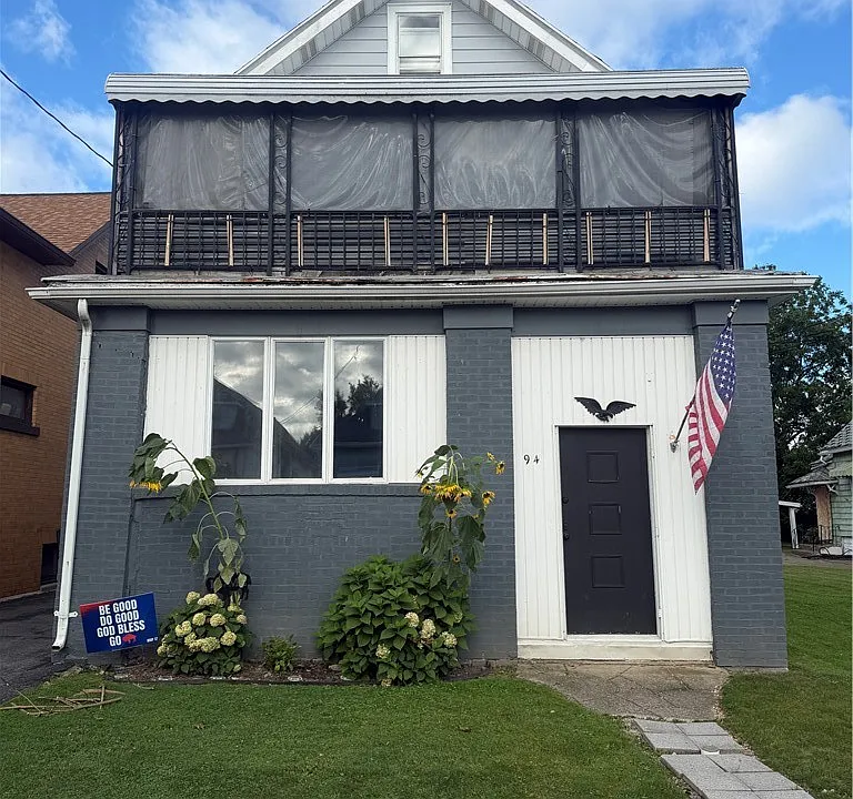 94 Reo Ave