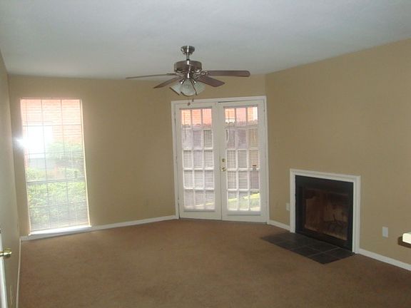 2Bed -1.5Bath Living Room