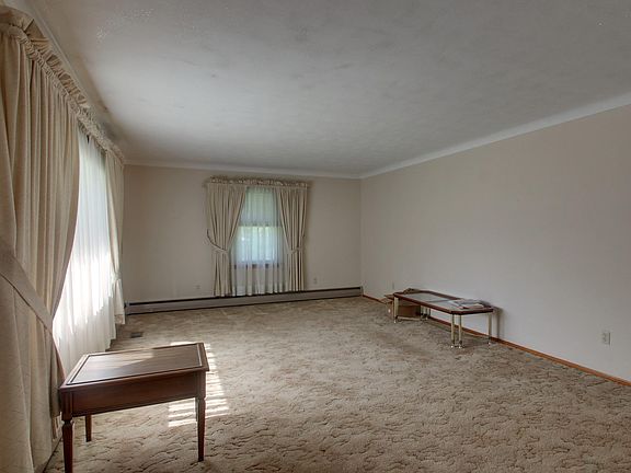 2nd image of 2915 Ray Mar Ct