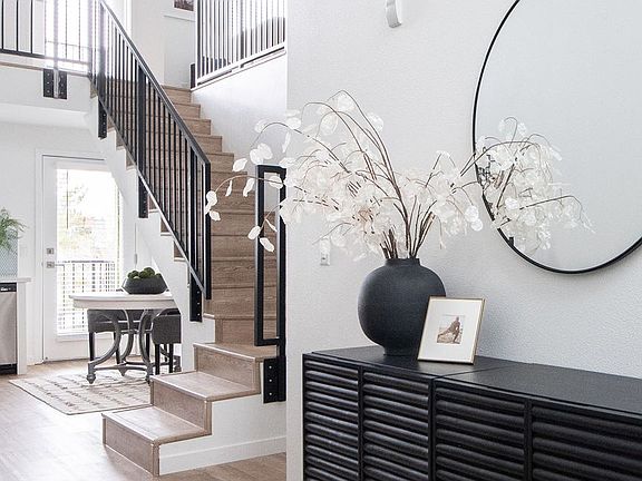 5th image of 121 Vesta St #302