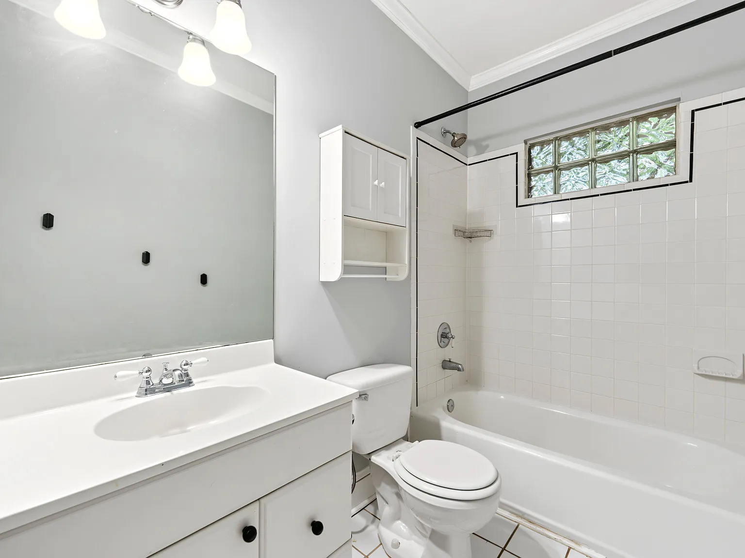 3 bed, 2016 sqft, $3,500 — Photo 1