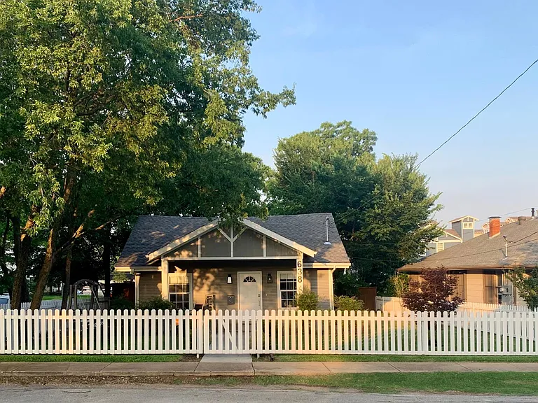 638 Turner Ave — Photo 2