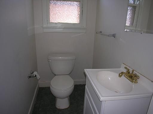 5th image of 212 Sturgis Ave