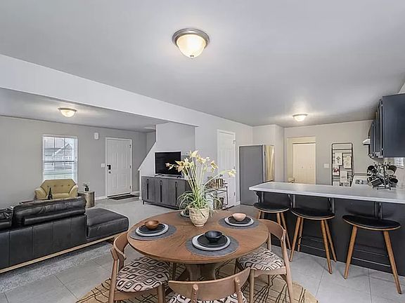 3rd image of 8773 Tiburon Ln