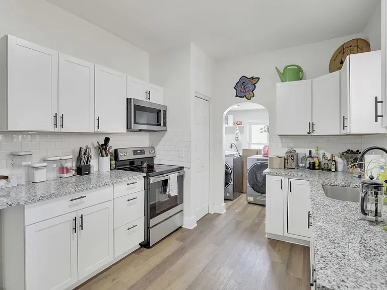 287 E Woodrow Ave — Photo 4
