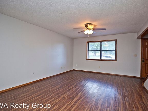 4th image of 1312 Royal Dr #B