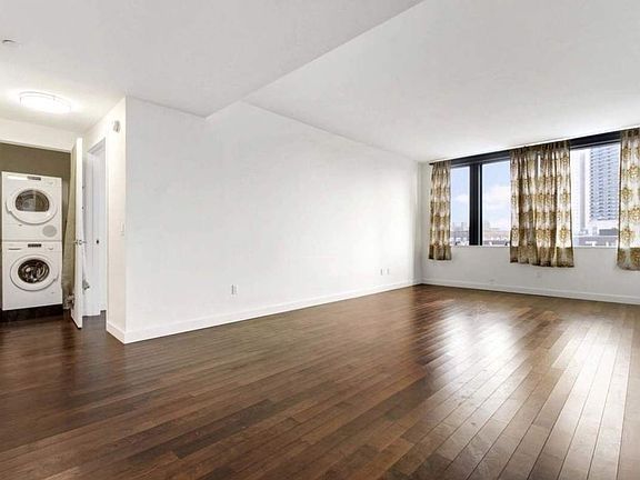 3rd image of 10820 71st Ave APT 7G