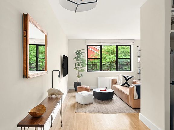 2nd image of 220 E 87th St Penthouse F