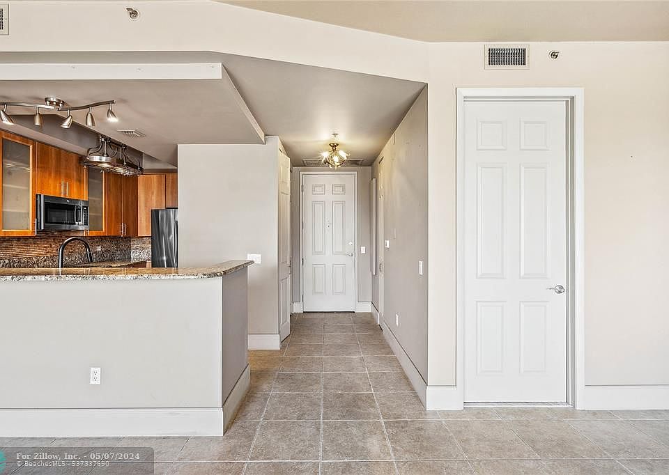 Wilton Station Res Condominiums 2633 NE 14th Ave Fort Lauderdale FL