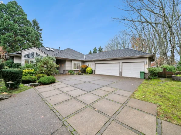 31325 SW Village Green Ct, Wilsonville, OR 97070