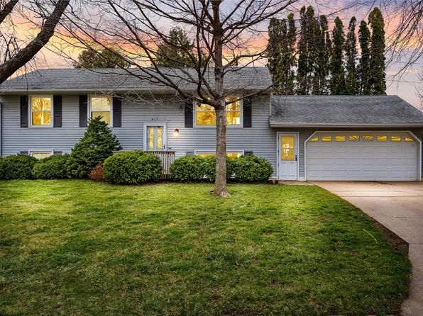 612 Crestview Dr, Tipton, IA 52772