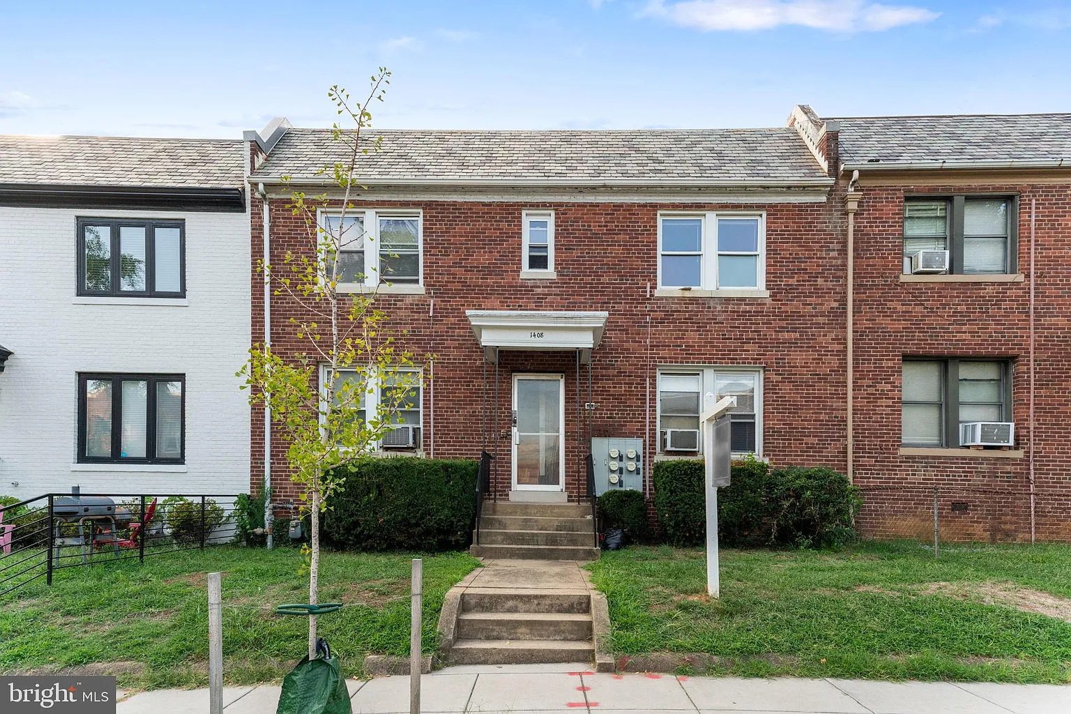 1408 Holbrook St NE photo 1