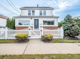 557 Newbridge Rd, East Meadow, NY 11554