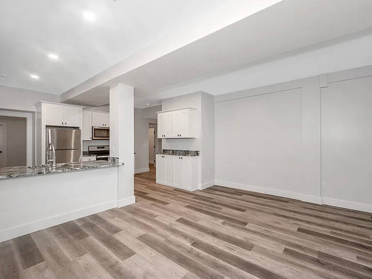 72-74 Boisvert St #4 — Photo 9