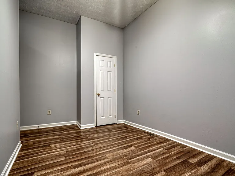 1601 S Hanover St — Photo 16