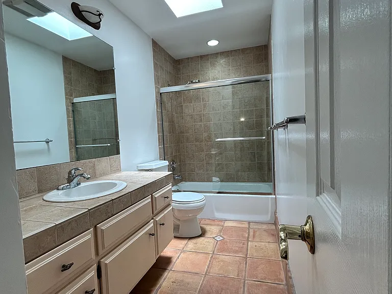 1111 Hermosillo Gln — Photo 12