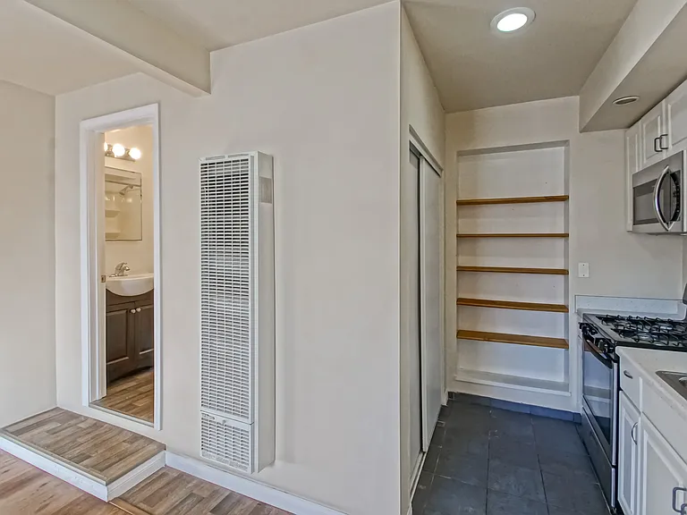 4541 W 172nd St #2 — Photo 31