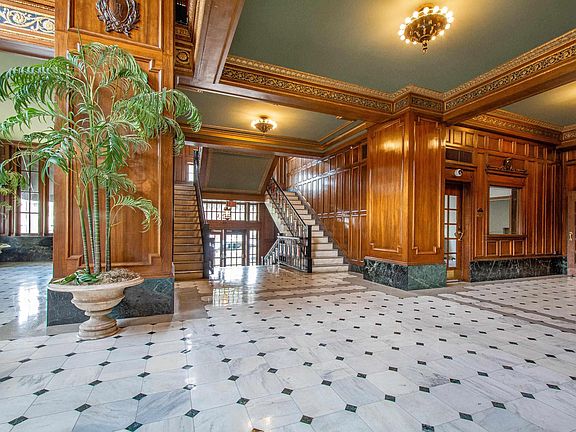 4th image of 523 Louisiana St APT 8E